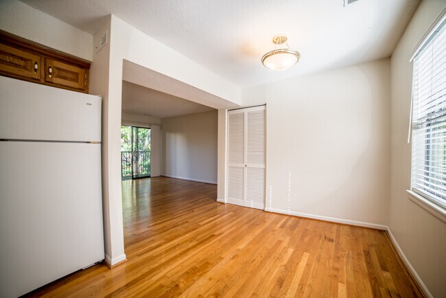 Foto del edificio - 4012 Oak St