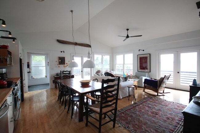 Building Photo - 28721 Manzanita Beach Rd SW