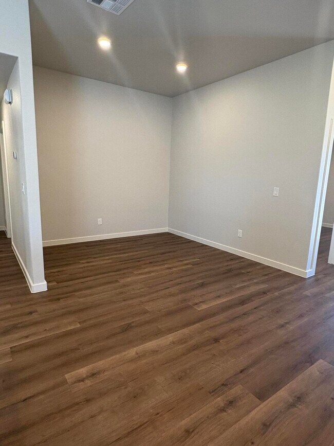 Foto del edificio - 2119 Langford Ave