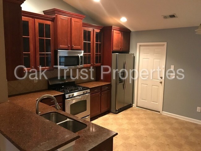 Building Photo - 477 Dolphin Dr