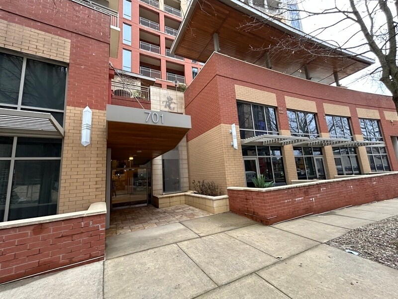 Foto principal - 701 Royal Ct
