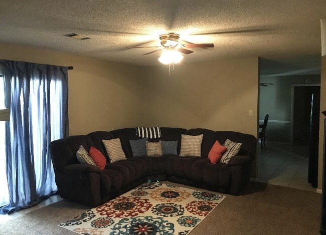 Foto del edificio - 3308 Redwood Cove