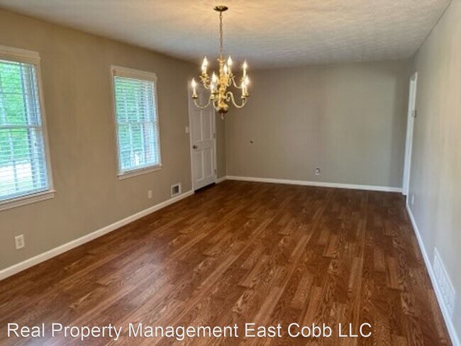 Foto del edificio - 3 br, 2 bath House - 2260 Pinehurst Road