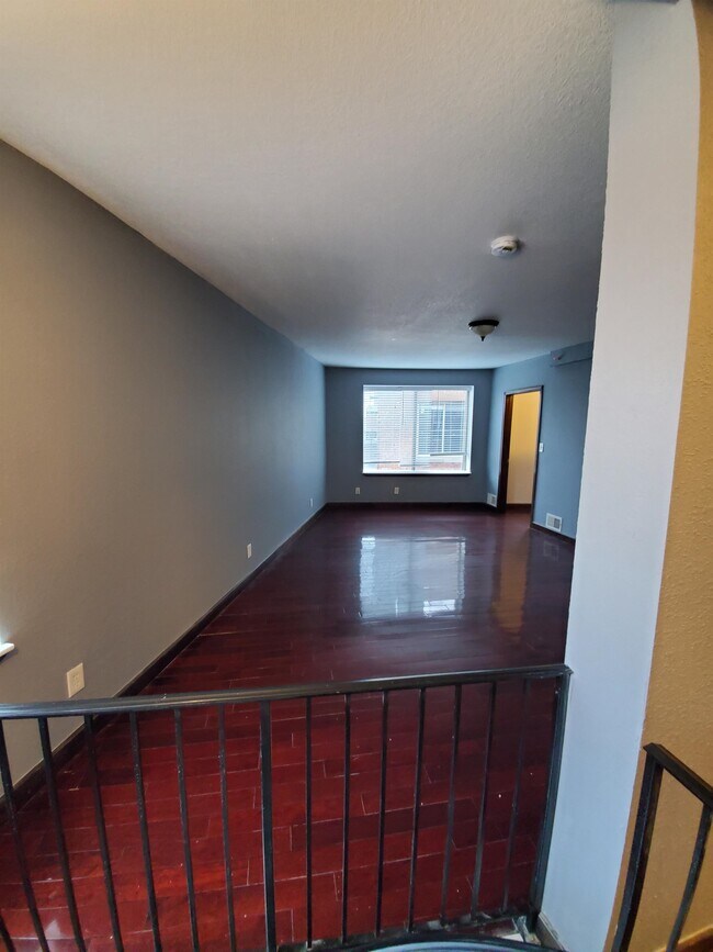 Foto del edificio - 8845 E Jefferson Ave