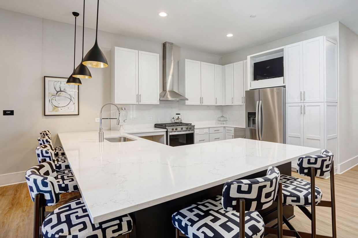 City Limits Spring Hill - 2513 Nashville Columbia, TN 38401