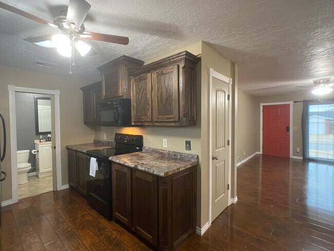 Foto del edificio - 305 Maple St