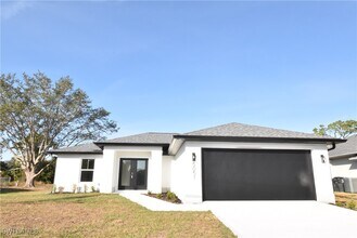 Building Photo - 5051 Foxhall Rd