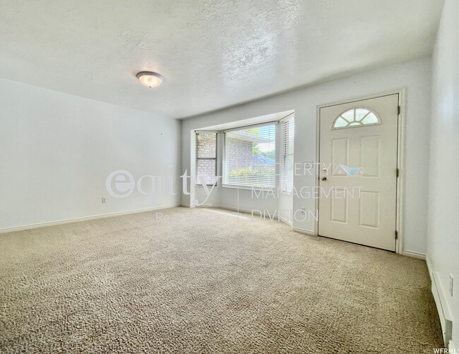 Building Photo - 11742 Tattered Angel Cove