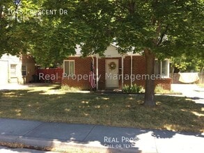 Building Photo - 1048 Crescent Dr