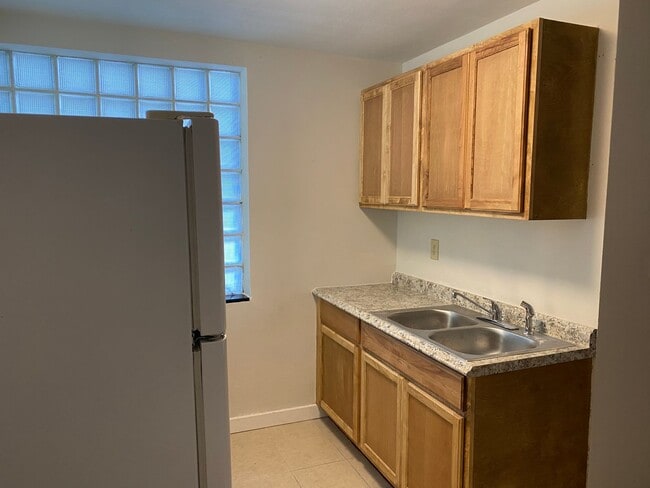 Foto del edificio - 1824 Hendricks Ave