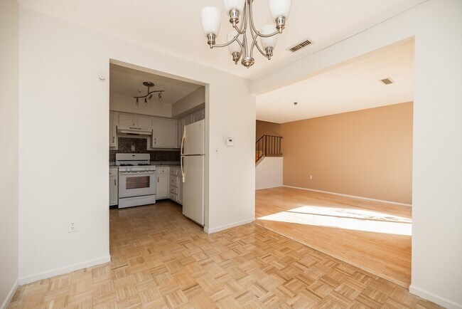 Foto del edificio - 29 Meadowood Dr