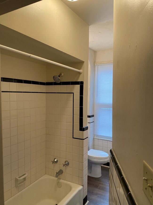 Foto del edificio - 627 W Philadelphia St