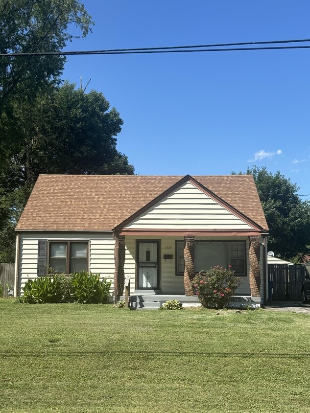 2229 Peaslee Rd, Louisville, KY 40216 House Rental in Louisville, KY