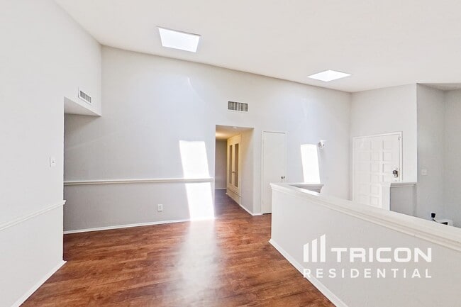 Building Photo - 3816 Aspenwood Dr