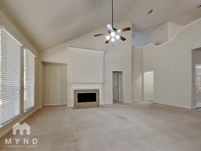 Foto del edificio - 28306 Peper Hollow Ln