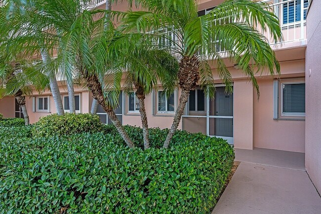 Foto del edificio - Check out this beautiful 2/2 condo!