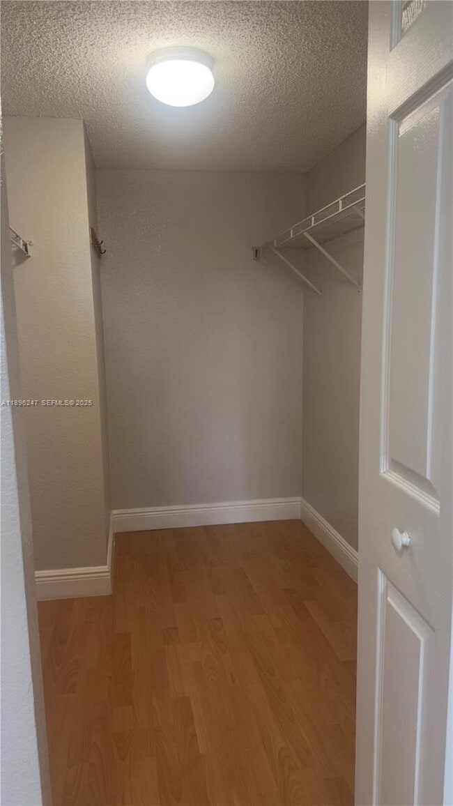 Building Photo - 9998 Nob Hill Pl