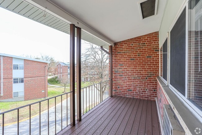 Building Photo - Lakeview Gardens Apartments