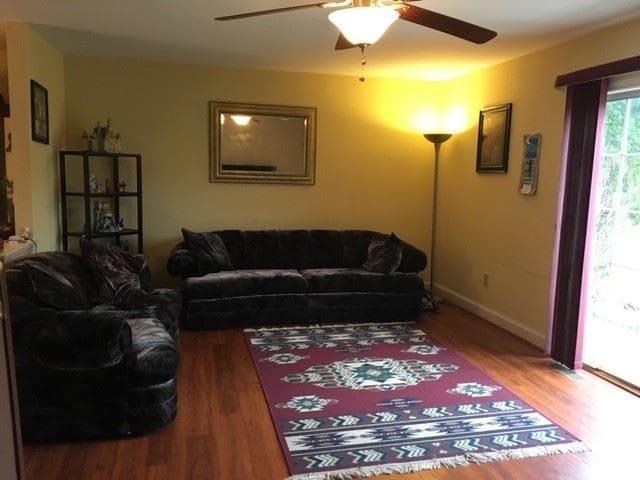 Building Photo - 3 br, 2.5 bath House - 225 NICOLE WAY