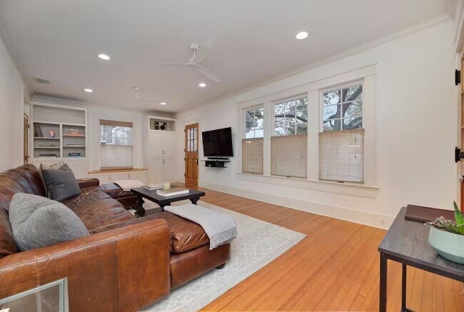 Foto del edificio - 1212 Baylor St