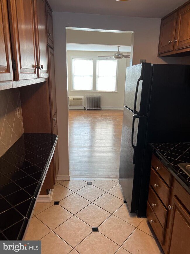 Foto del edificio - 416 Bashford Ln
