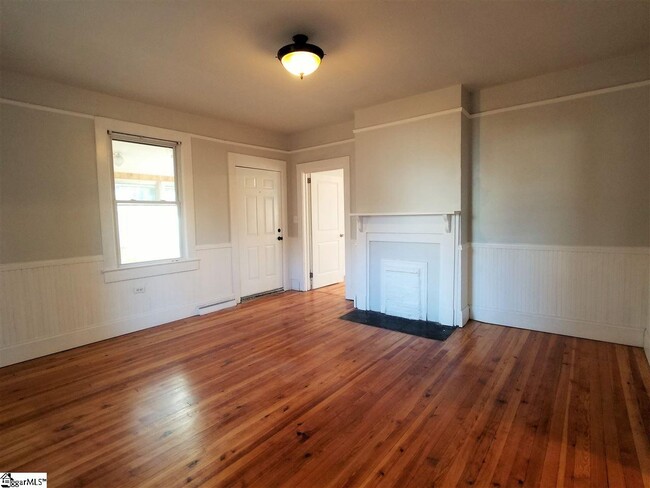 Building Photo - 21 Birnie St