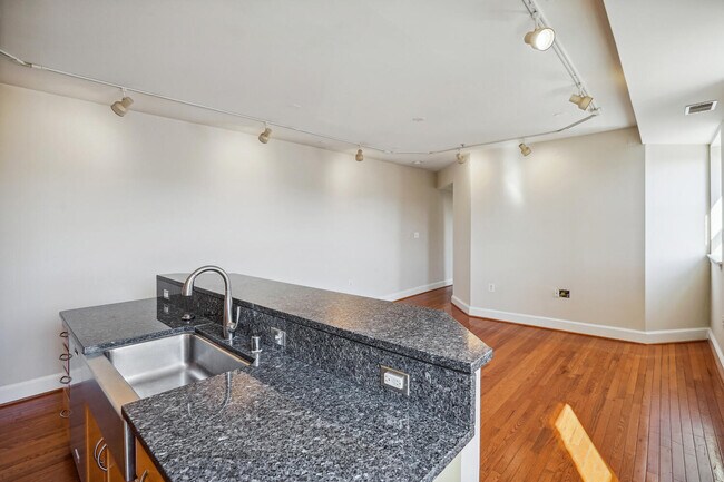 Foto del edificio - 1419 Clifton St NW