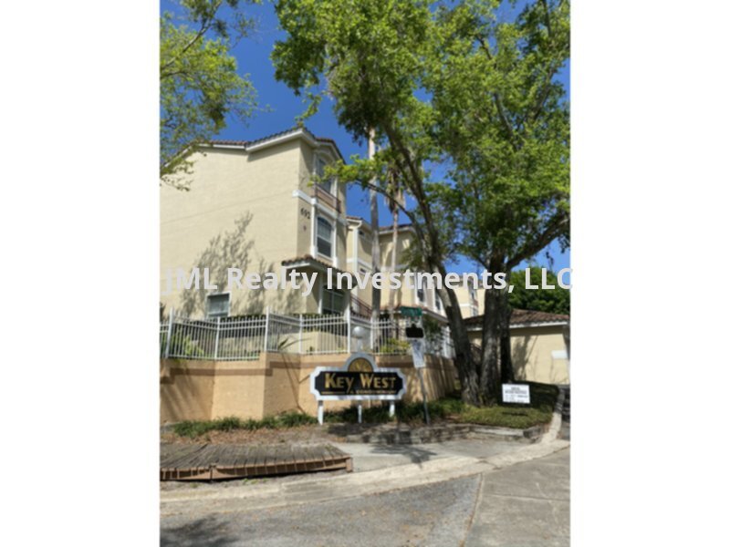 Primary Photo - 696 Seabrook Ct