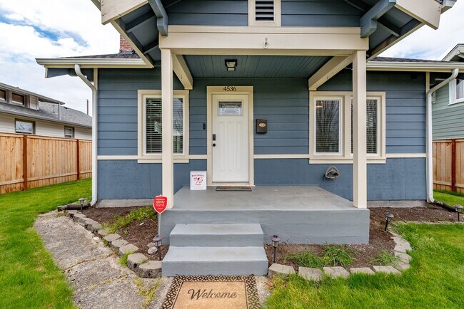 Foto del edificio - Renovated Tacoma Home