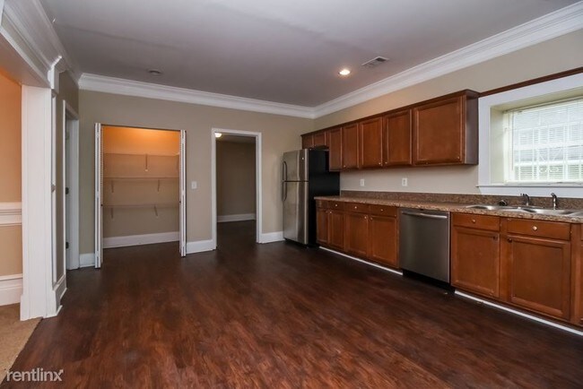 Building Photo - 4 br, 3 bath House - 620 IRA Street SW