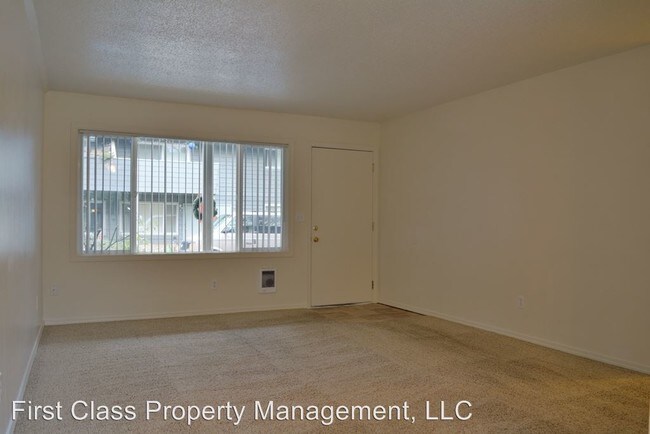 Foto del edificio - 3855 Lake Grove Ave