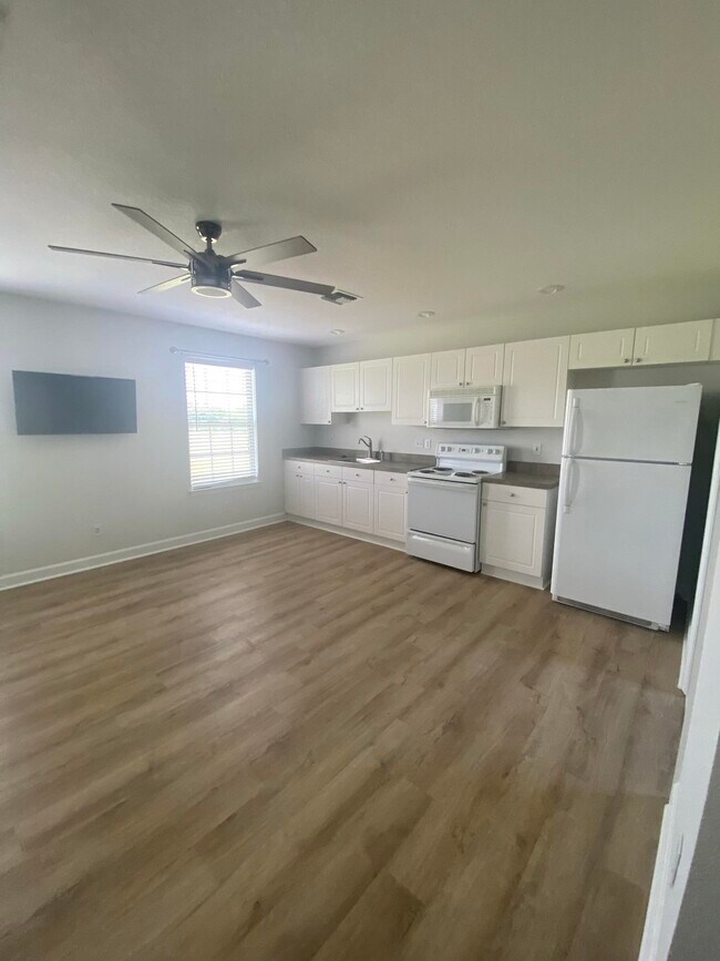 Foto del edificio - 4025 Colleton Ct