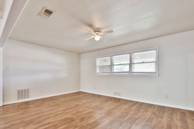 Foto del edificio - 3607 45th St