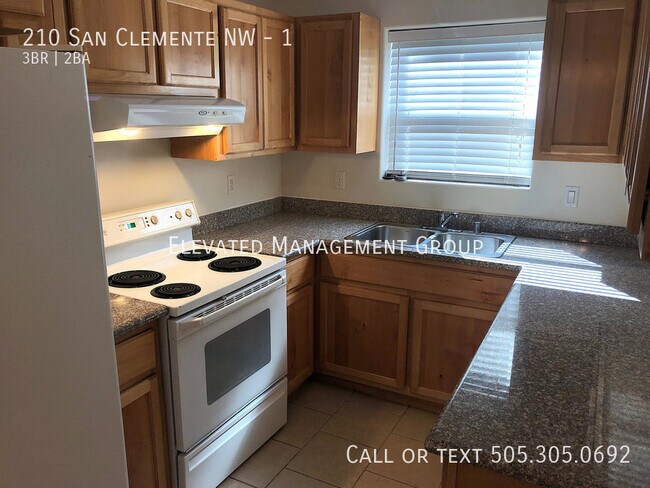 Building Photo - North Valley Townhome with Granite Counter...