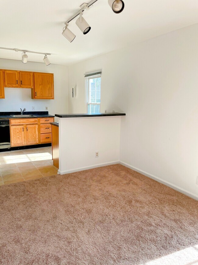 Foto del edificio - 1217 Villa Ln