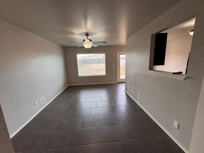 Foto del edificio - 3 bedroom 2 story duplex in Deer Creek schools! 500 off your first month by May 1st