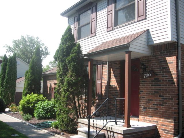 Foto del edificio - 23745 MIDDLEBELT Rd