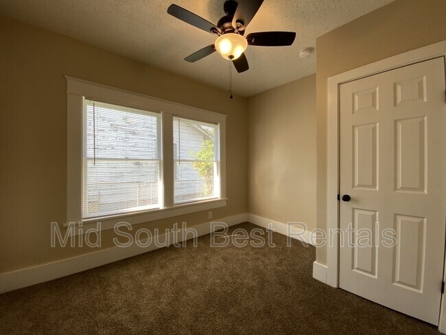 Foto del edificio - 4202 Alma St