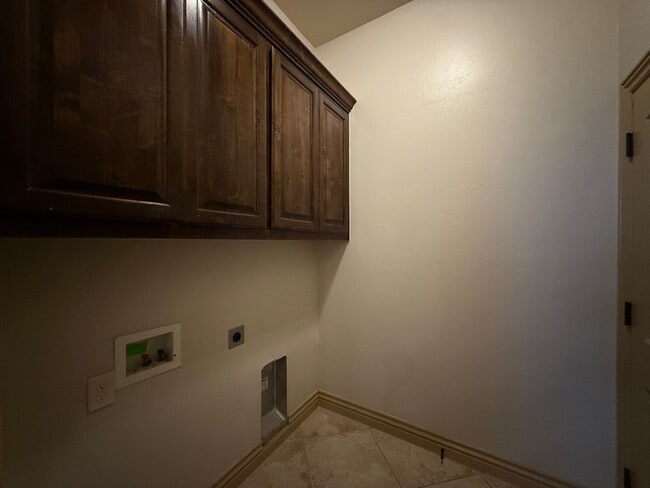 Building Photo - 2421 NW 159th Terrace