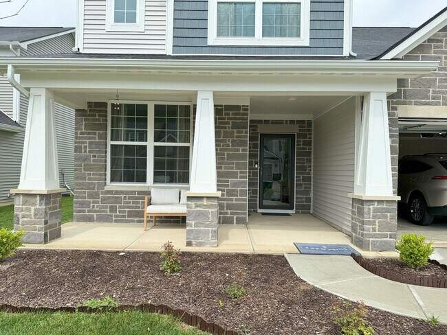 Foto del edificio - Beautiful 5 Bedroom Home in Plainfield!