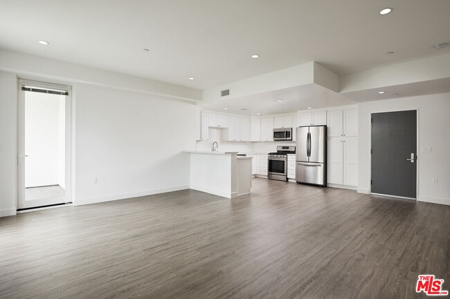Building Photo - 4114 Vantage Ave