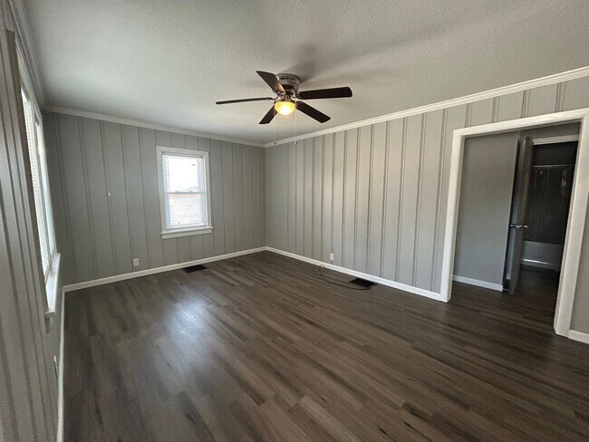 Foto del edificio - Newly Updated 4 Bed House Available Now!