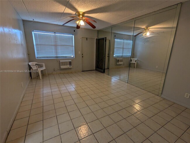 Foto del edificio - 3211 SW 44th St