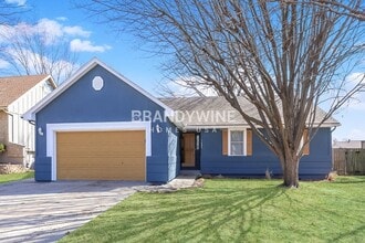 Building Photo - 1605 NE Westwind Dr