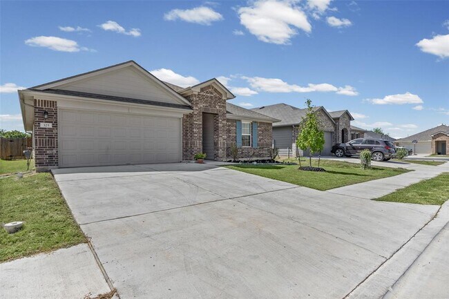 Building Photo - 325 Granary Dr