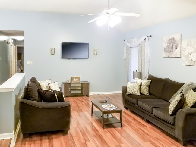 Living Room - 7533 Meadowland Dr