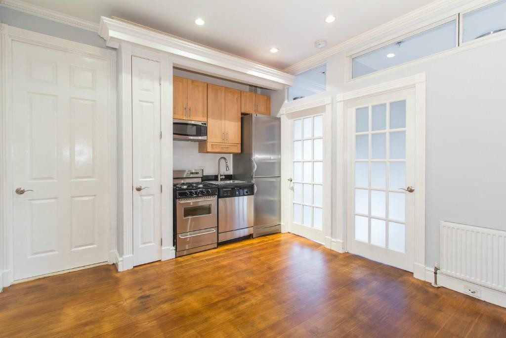 Primary Photo - 45 E 1st St