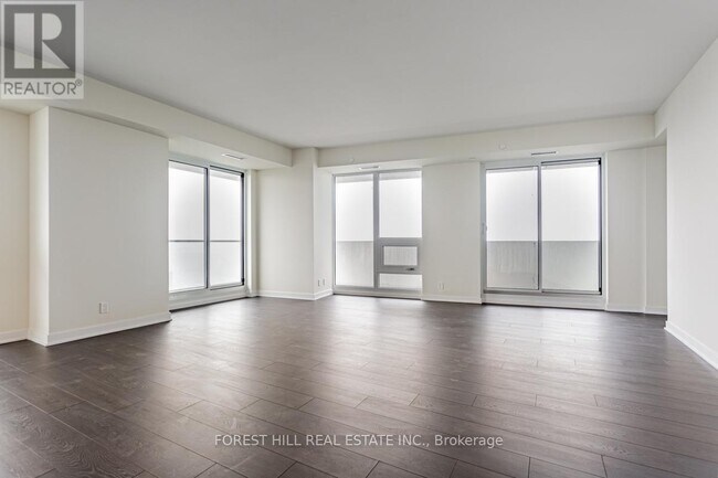 Building Photo - 2221-2221 Yonge St