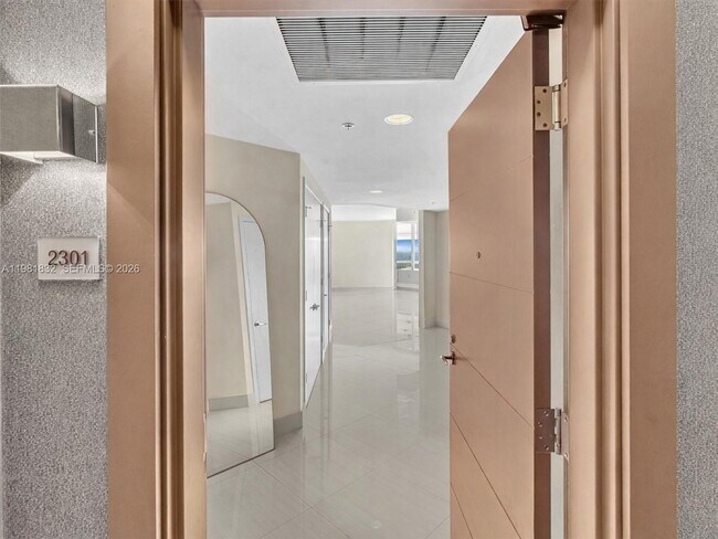 Foto del edificio - 17301 Biscayne Blvd