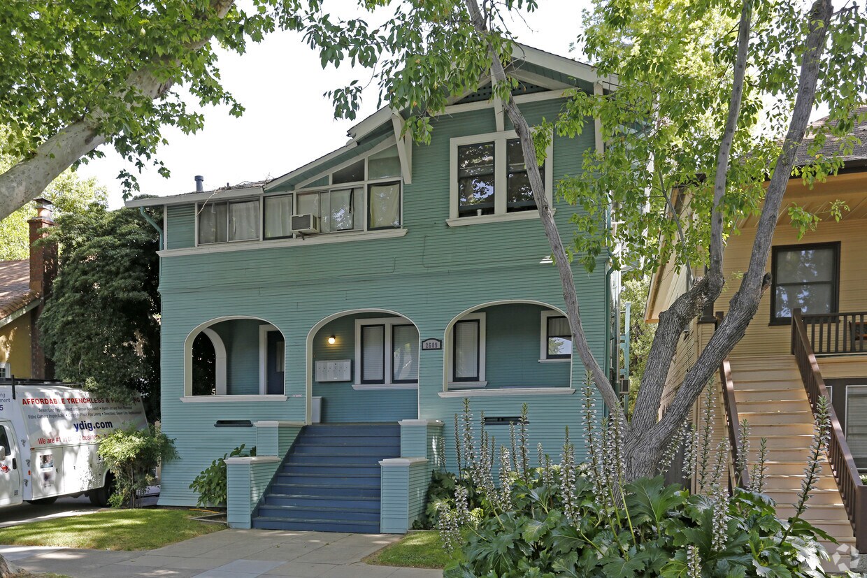 Foto principal - 2609 G St